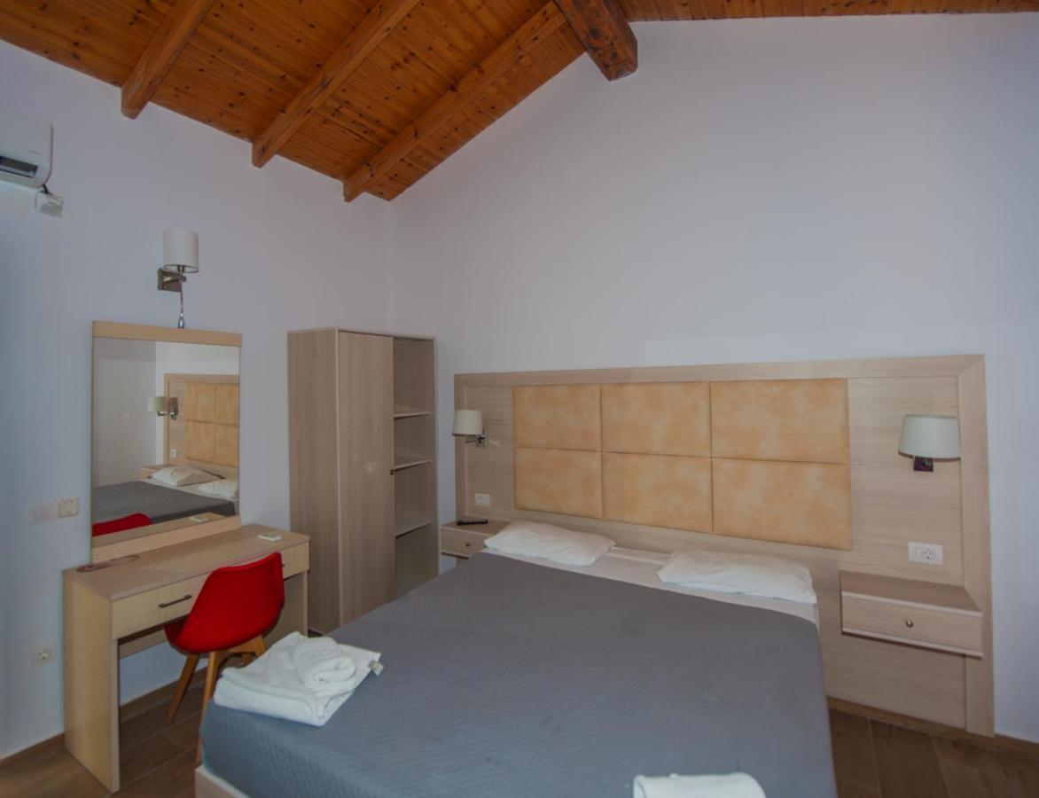 Blue Princess Hotel And Suites Liapades Eksteriør billede